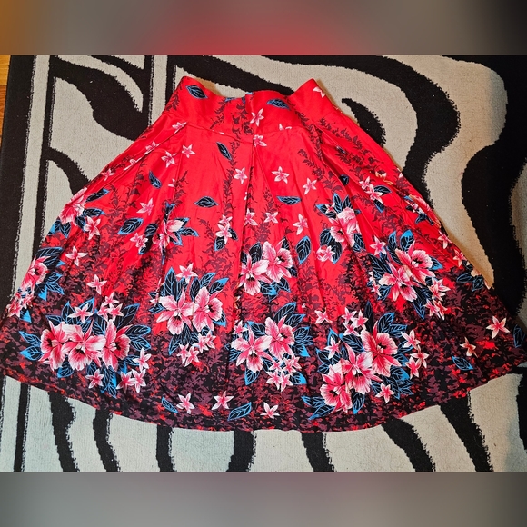 Deadly Dames Dresses & Skirts - Deadly Dames Large floral Hawaiian swing skirt tropical